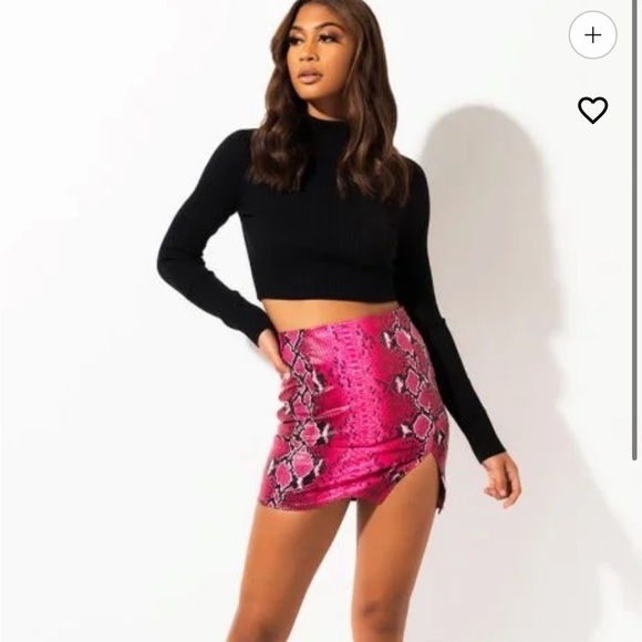 AKIRA Dresses & Skirts - AKIRA Pink snake print faux leather skirt sz L NWT